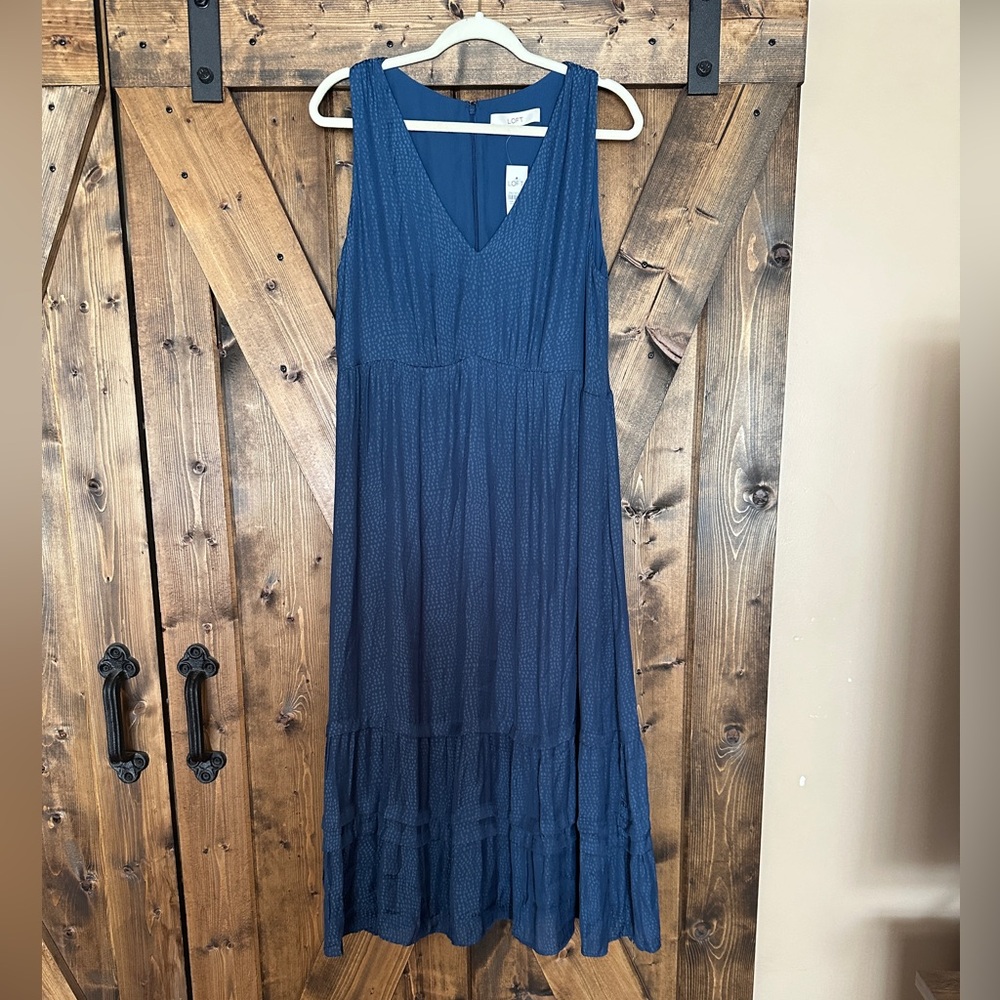 LOFT sleeveless shine jacquard dress. Size 14 NWT